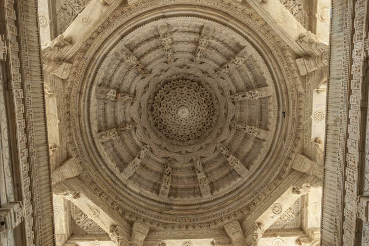 27 - India - Ranakpur - templo jainista de Chaumukha Mandir